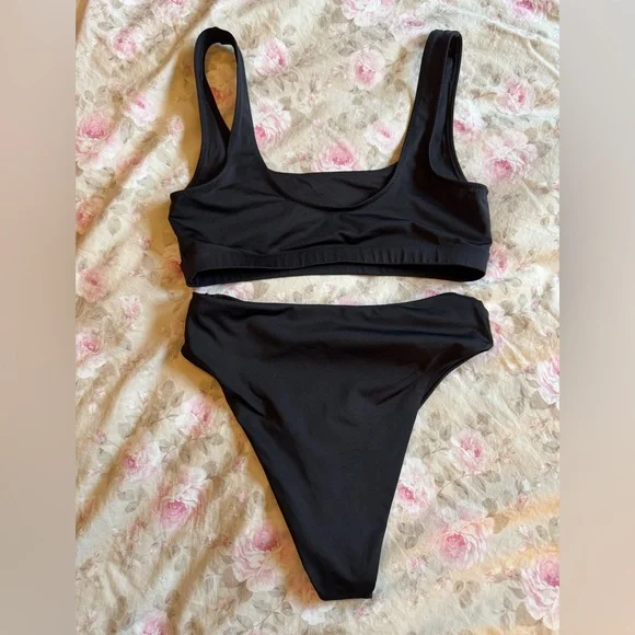 SKIMS Black Bikini Set - Picture 2 of 9